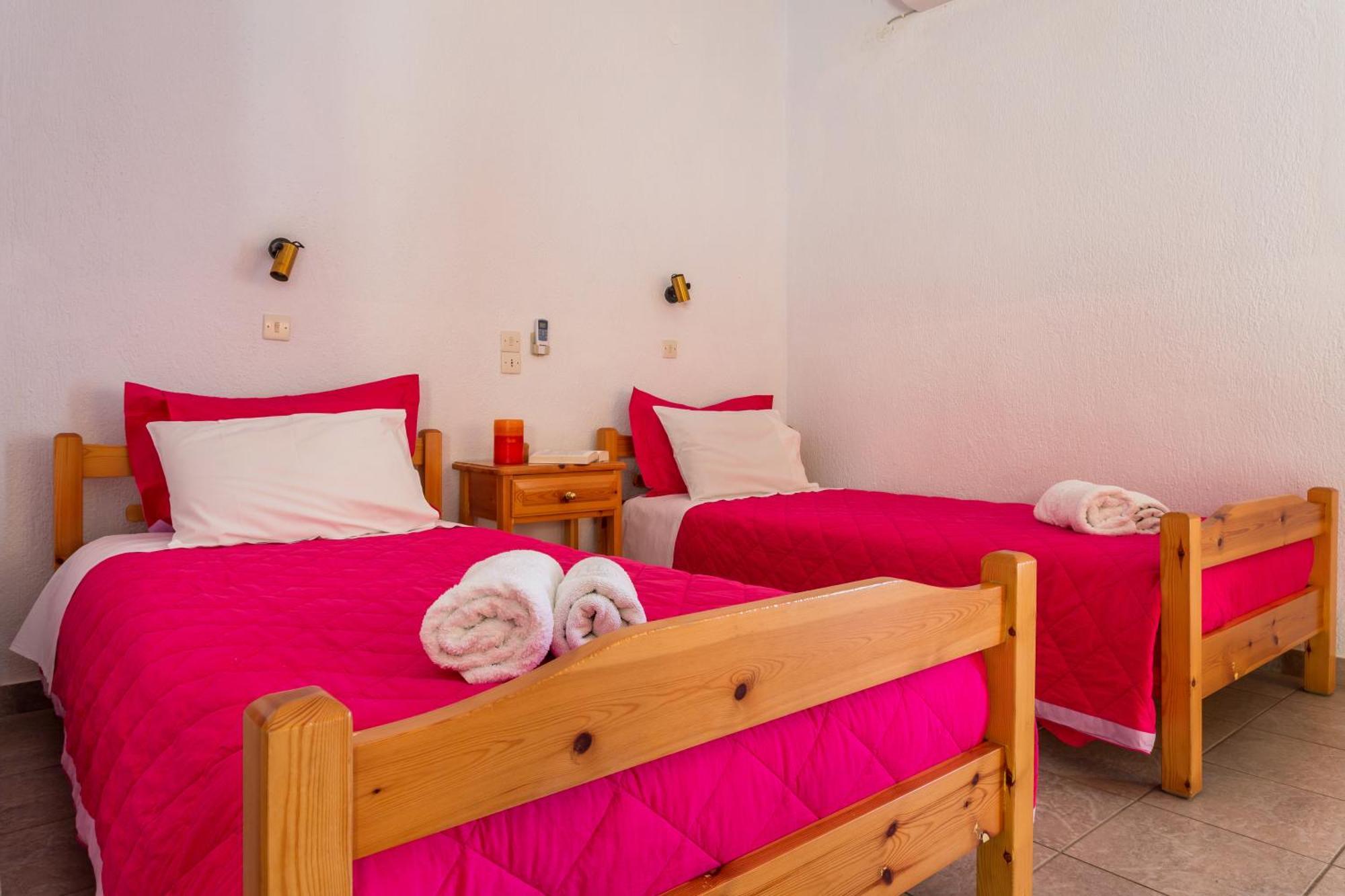 Nikolaos Studios Apartments Скопелос Экстерьер фото
