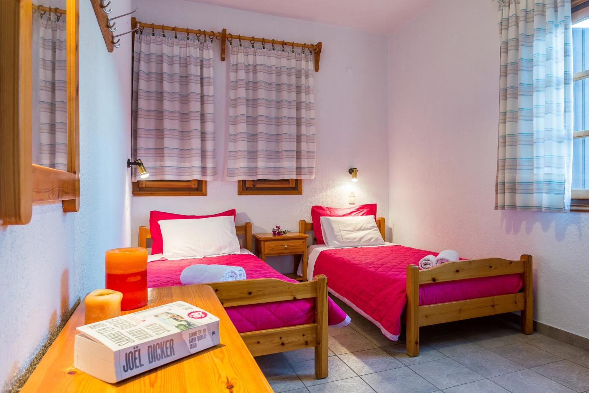 Nikolaos Studios Apartments Скопелос Экстерьер фото