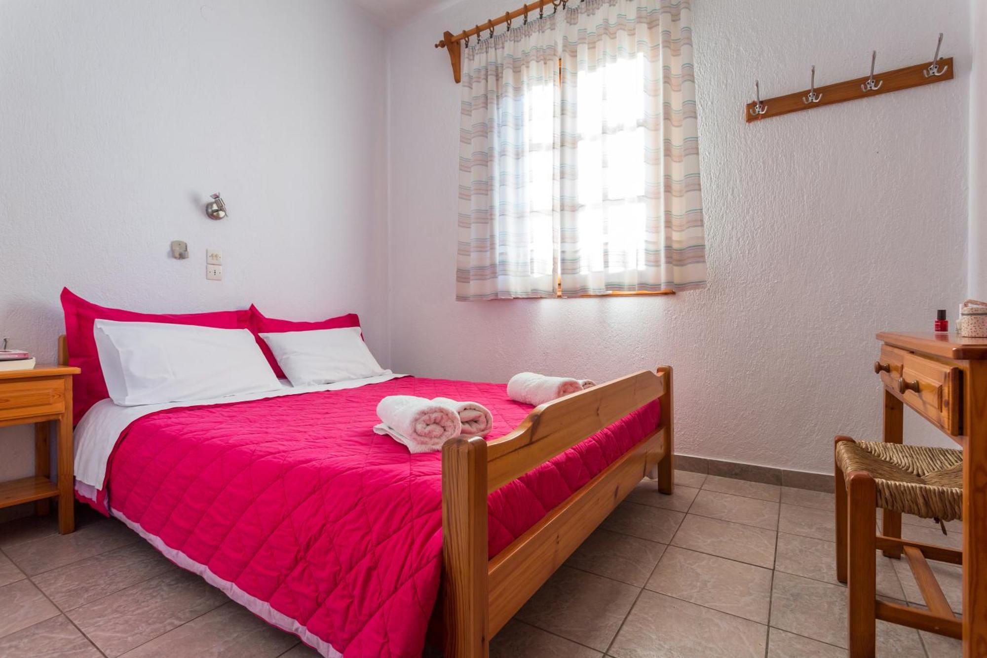 Nikolaos Studios Apartments Скопелос Экстерьер фото
