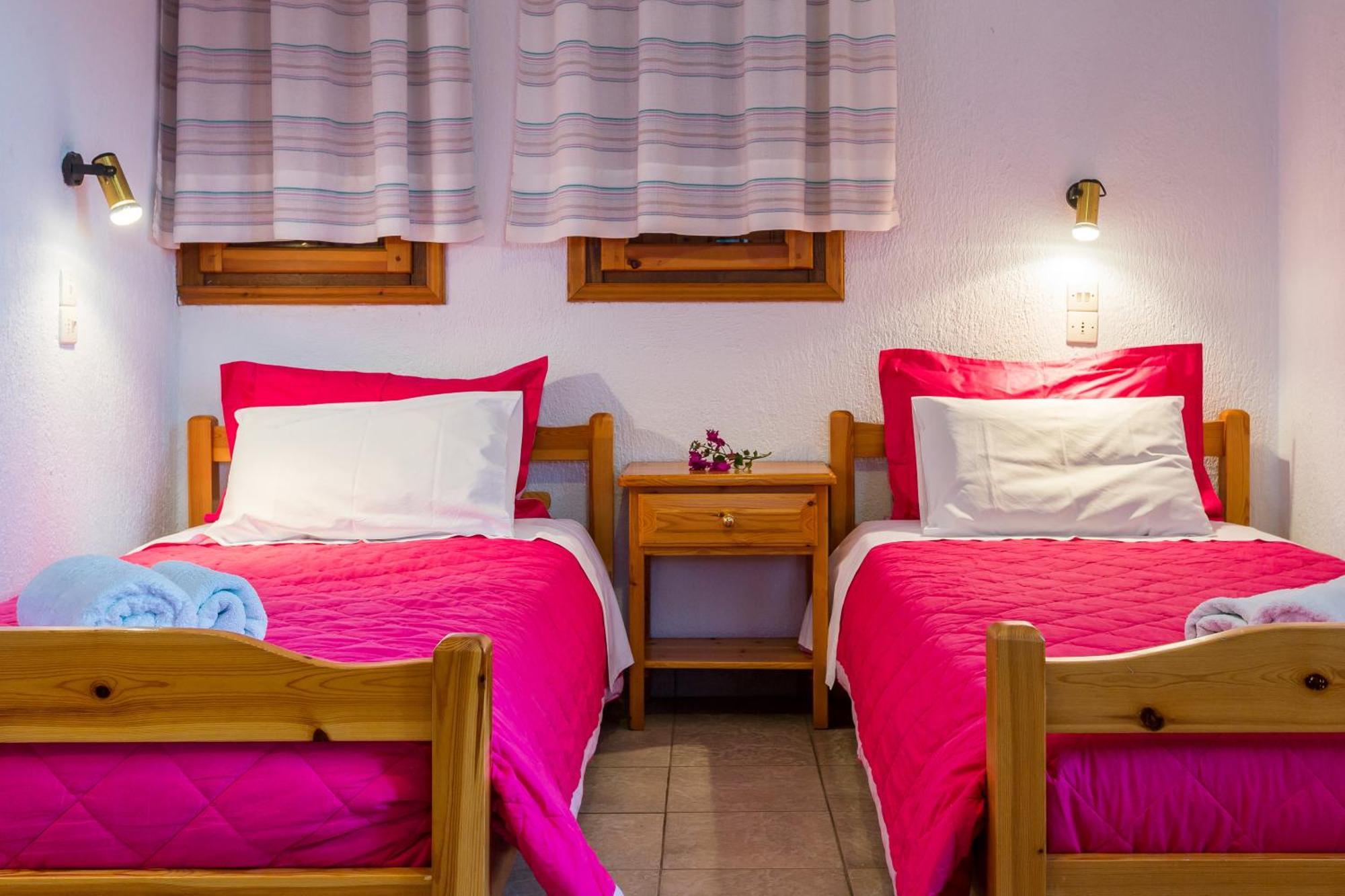 Nikolaos Studios Apartments Скопелос Экстерьер фото
