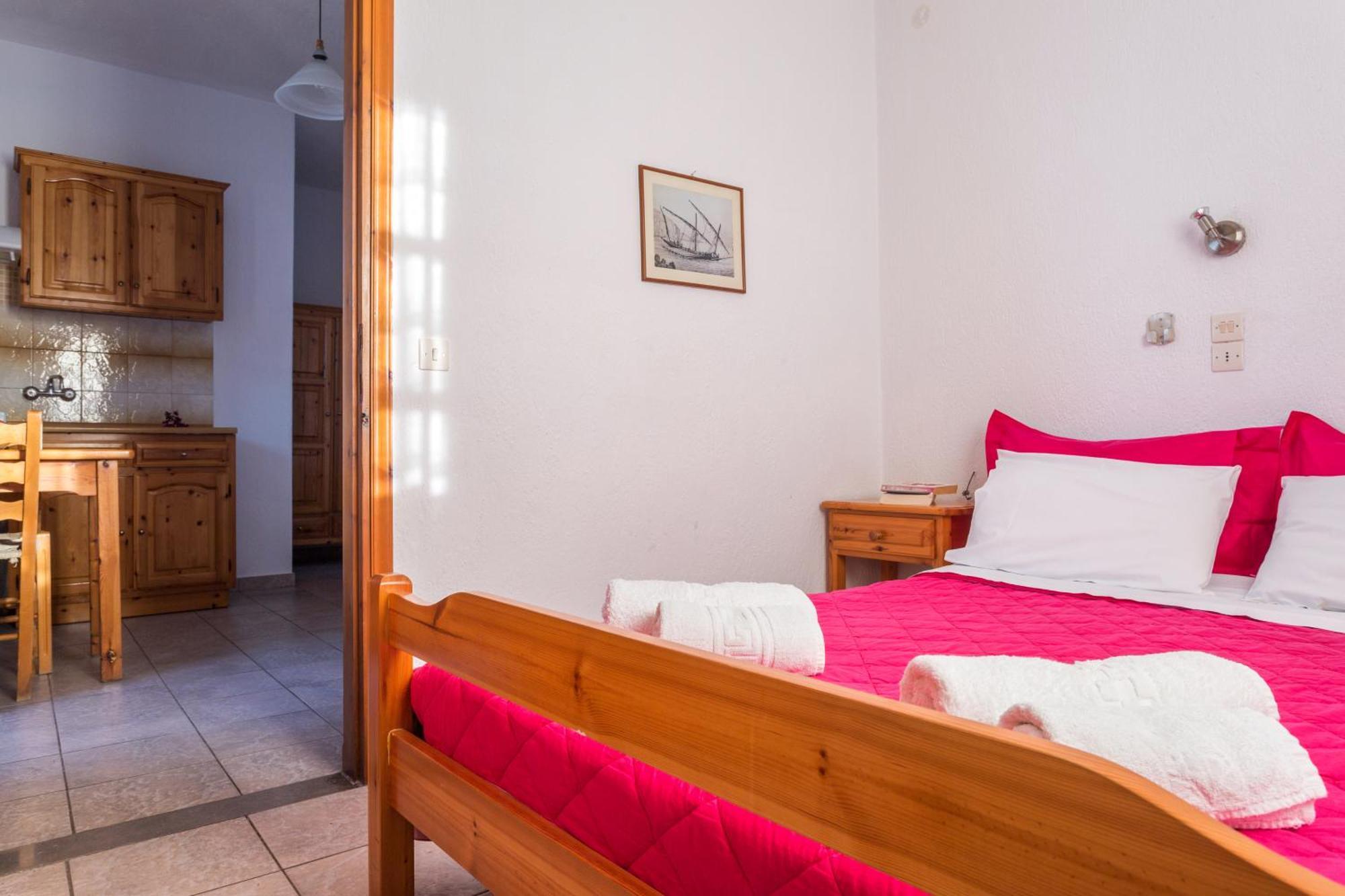 Nikolaos Studios Apartments Скопелос Экстерьер фото
