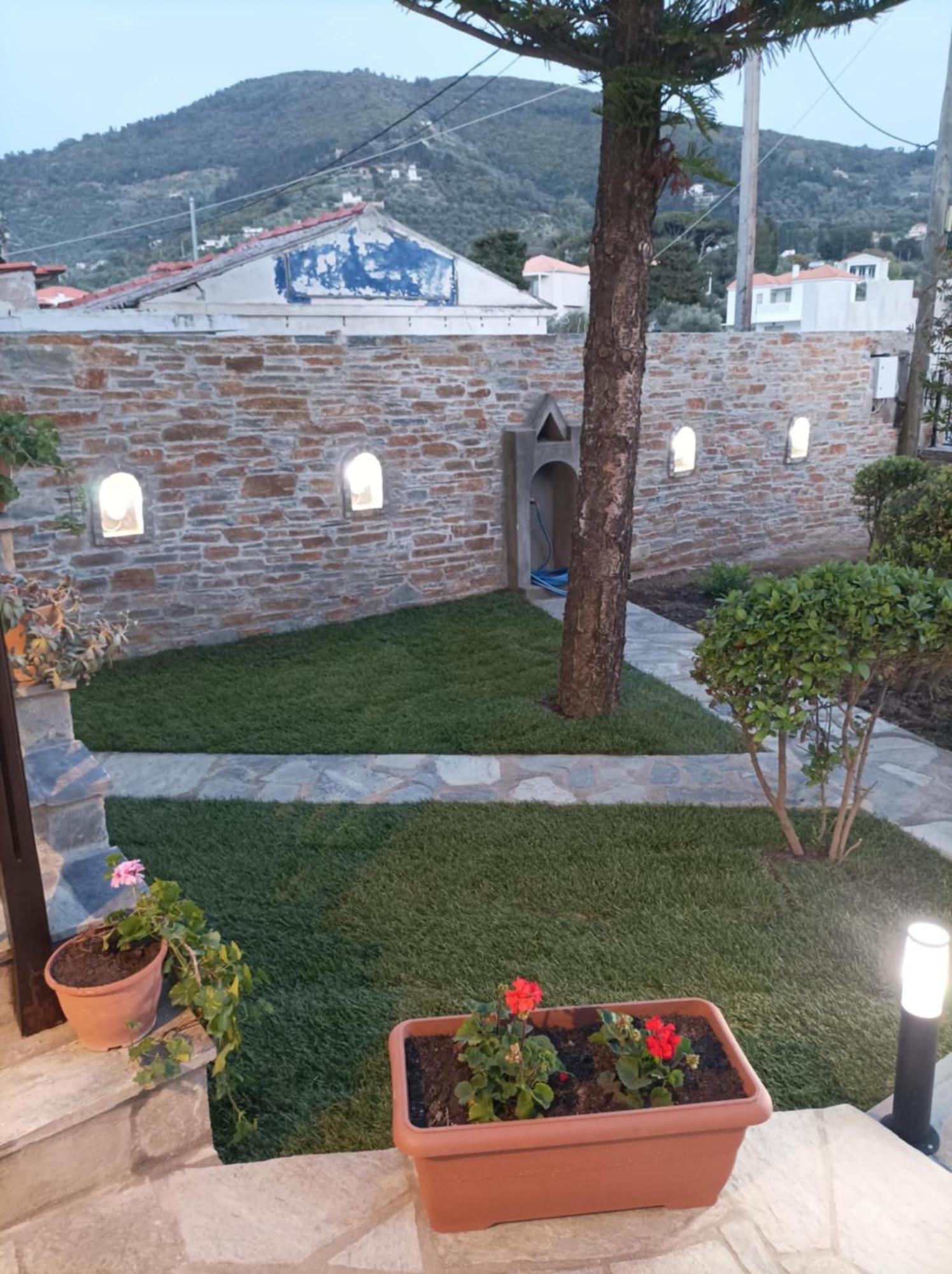 Nikolaos Studios Apartments Скопелос Экстерьер фото
