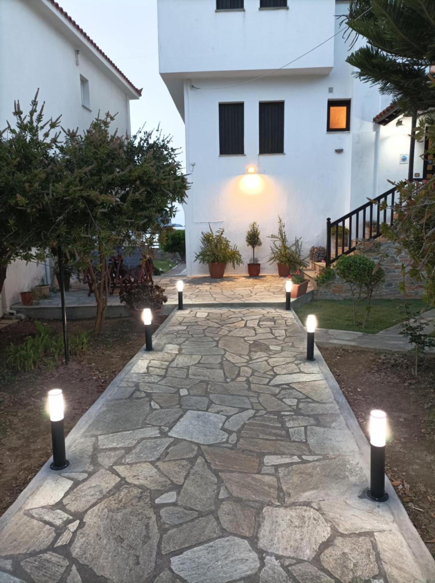 Nikolaos Studios Apartments Скопелос Экстерьер фото